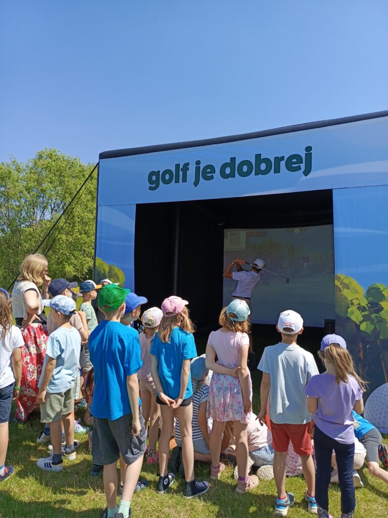 Mobilní golfový simulátor for Českou Golfovou Federaci od UNLIGOLF
