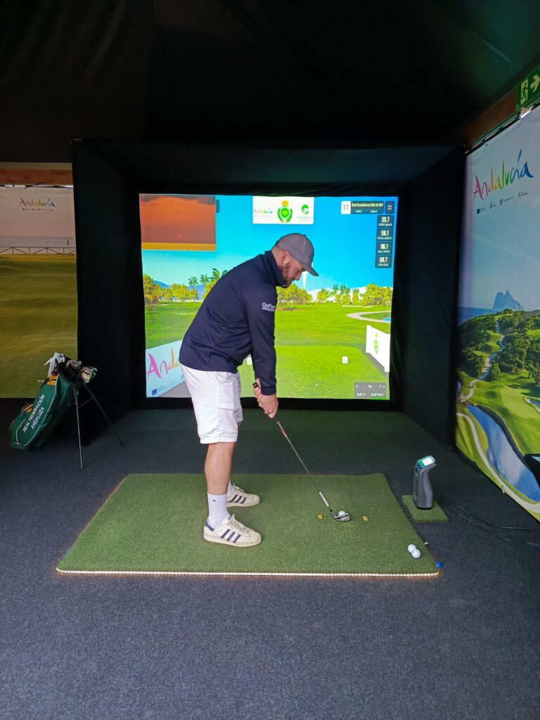 Indoor mobile golf simulator during the DP World Tour event provided by UNLIGOLF.
